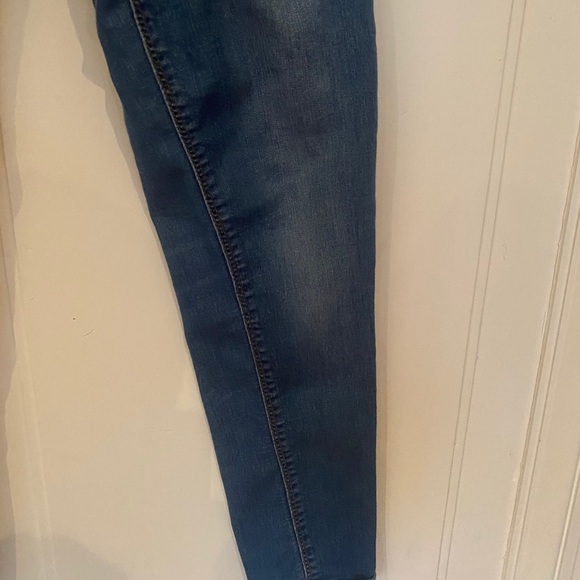 Ardene Mid-Wash Jeans - Picture 5 of 6